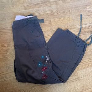 2000s embroidered capri pants • Falmer